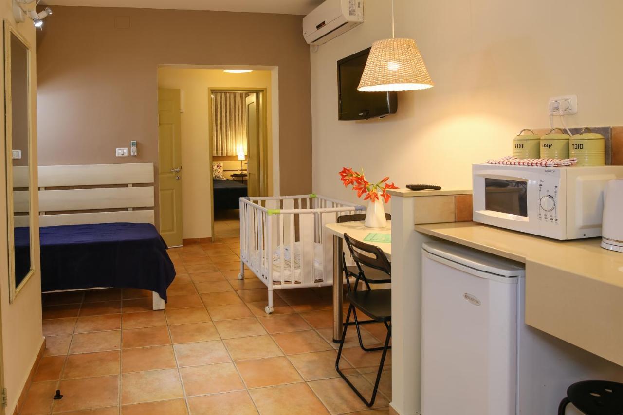 Shaar Hagolan Kibbutz Country Lodging Esterno foto